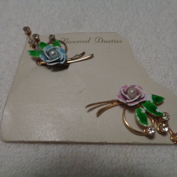 1950s VINTAGE BEJEWELED TINY FLORALS PINS SET LOT - Picture 6 of 8